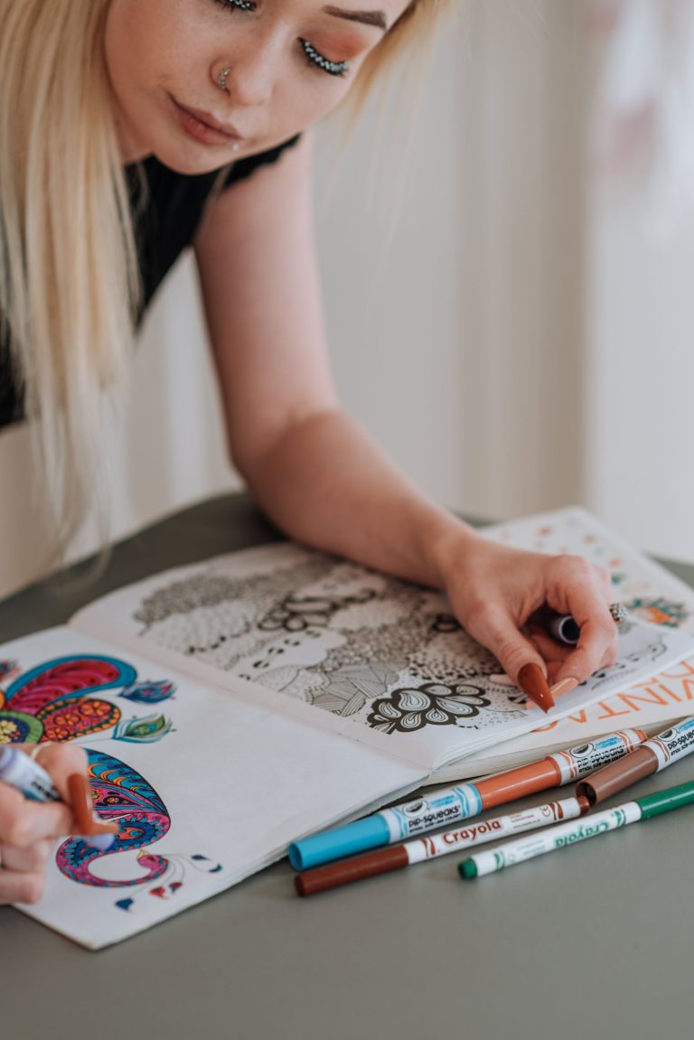 Art-thérapie et coloriage : bienfaits prouvés et quel matériel choisir